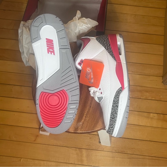 Have multiple pairs and probably won’t need this pair - Picture 3 of 4